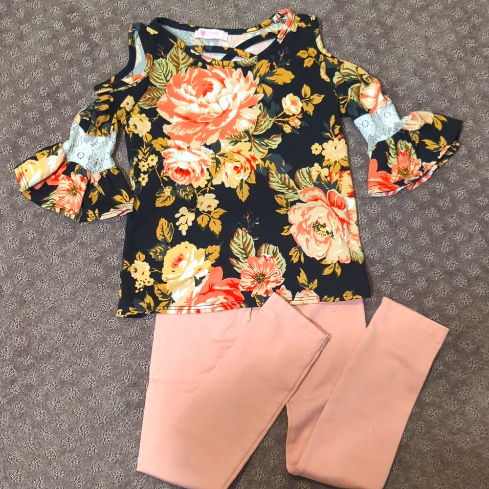 I ❤️ pinc girls floral matching set.  Size 5T
